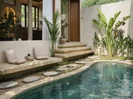 Villa Casablanca - Rooftop and Private Pool Oasis, Kuta Lombok
