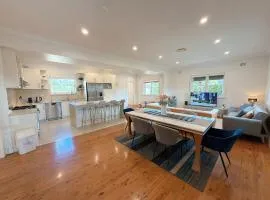 Burwood 4BR Family Home | Fast WiFi & Free Parking