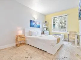 South of Fifth Family & Pet-Friendly Retreat Across from Best Beach in Miami