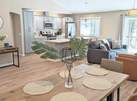 55962 Wood Duck Dr, hotel em Three Rivers