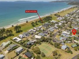 Golden Sands Retreat - Matarangi Holiday Home
