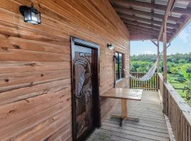 Modern Toucan Farmhouse - Belmopan Escape, hotel em Belmopan