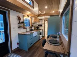 Tiny Rustic at Yosemite Gateway