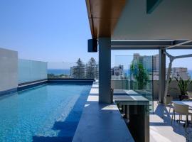 Mercure Larnaca Finikoudes Beach, хотел в Ларнака