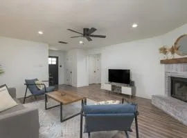 Stylish Pet Friendly Killeen 3BR with Fenced Backyard