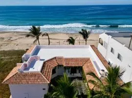 The Cerritos Beach Inn