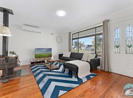 Aircabin - Stylish 4 Bedrooms Home in Colyton, hotel em Colyton