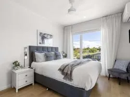 Coastal Escape Watch Horses Pass Walk to Beach