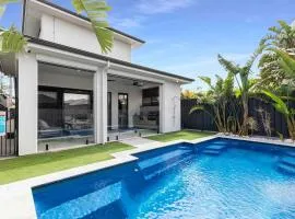 Northshore Luxe Pool House Glenelg North