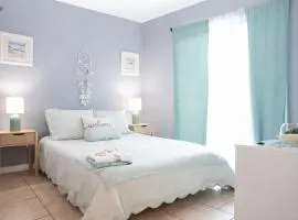 WALK TO BEACH Perfect Family Getaway Sleep 6