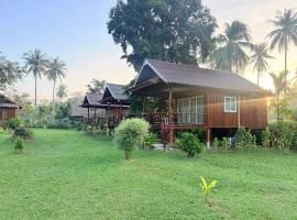 Kohjum Freedom Resort, villa em Ko Jum