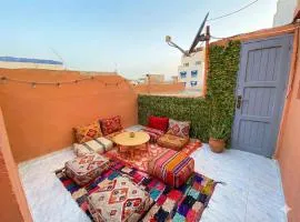 Entire Guesthouse with Private Rooftop