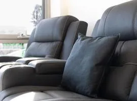 CBD Apartment - Walk to Shops & Attractions