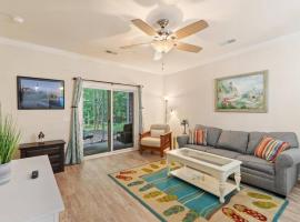 Dog Friendly 2Bdrm- Free Christmas Gift w Stay，位于北默特尔海滩的酒店