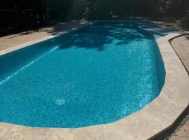 Byron Bay Rainforest Resort, hotel in Byron Bay