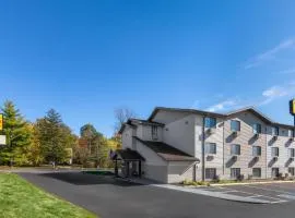 Super 8 by Wyndham Kent/Akron Area