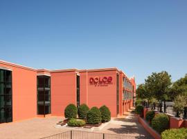 Dolce by Wyndham Barcelona Resort, hotel in Sant Esteve Sesrovires