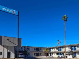 Motel 6-Blythe, CA - South, hotel in Blythe