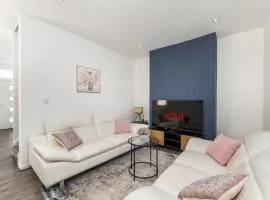 Leeds Beautiful Home - Parking - Yorksha Property