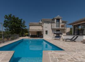 Villa Mir - Makarska by Villas Guide, Hotel in Krivodol