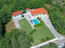 Villa FourM - Makarska by Villas Guide, Hotel in Poljica