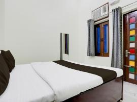 Hotel O Glory green farms and guest house, hotel i Moradabad