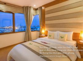 MOONLIGHT Hotel & Suites - The Best City View, Dragon Bridge view，位于岘港的酒店