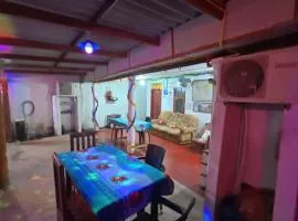Meera House & Tourist Inn