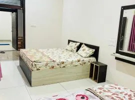 New hotel Arjun place, Reengus