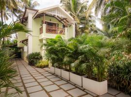 Sanctuary by RÊVE Escapes - Premium 3 BHK Villa with Private Pool Near Morjim Beach, hotel i Siolim
