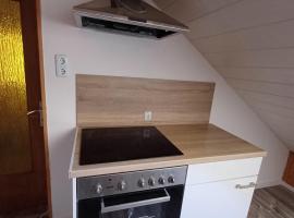 Dachwohnung mit 3 Schlafzimmer Wolpertshausen, Hotel in Wolpertshausen