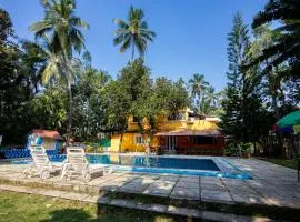 Waters Edge Retreat l 6 BR Private Villa with Large Pool