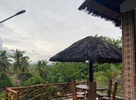 Batukaras beach hill villas, hotelli kohteessa Batukaras