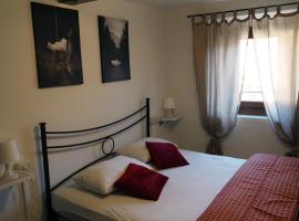 Casa Vacanze Bettega 2A - Castagno, hotel a Pianosinatico
