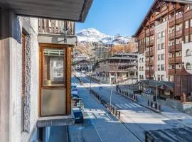 HelloCHALET - The Family Crest - Central Cervinia Apartment with Balcony e Mountain Views