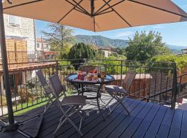 Charmante maison du village à Mirabeau, khách sạn ở Mirabeau