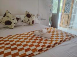 Sandila Surf and Stay - Hiriketiya, hostel v destinaci Dikwella