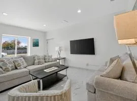 Panama City 3BR Canalfront Retreat Duplex