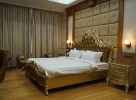 Blueworld Castles, hotell i Kanpur