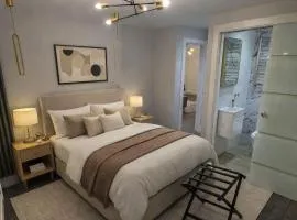 Stunning Modern 2 bed, 2 bath apartment with parking space