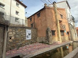 Casa La Fuente, hotel v mestu El Vallecillo
