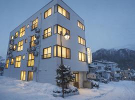 AURA YUZAWA Apartment Hotel - Spacious 1Bedroom Apartment with Large Living Room Sleeps 4 to 6, Bedroom with 2-Double Beds, Living Room with 1-Double Bed & 1-Sofa Bed, hotel with hot tubs in Yuzawa