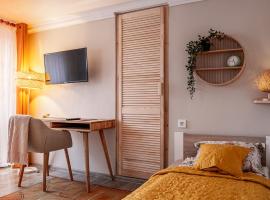 Agroturystyka oTuLisko - Piękny Ogród, Basen, Cisza, Zwiedzanie Atrakcji, Blisko Bałtów, hotel en Kunów