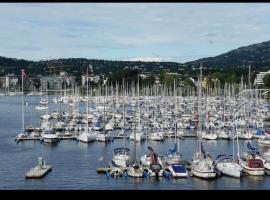 Modern Oslo Studio Near Aker Brygge, hotel en Oslo