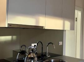 Sunny Villas Luxury Apartment with Garden and Seaview, hotel i Katun