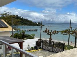 Casa Frente Mar em Porto Belo