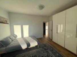 Cosy flat close to Ghent station, hotel in Melle
