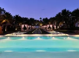 Go away to this charming apt at Sublime w private jacuzzi included