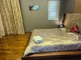 SmitAnu Villa - Modern 3 Bedrooms Villa with Rooftop Terrace