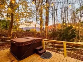 Hot Tub and Stone Fire Pit Smoky Mountain Oasis!